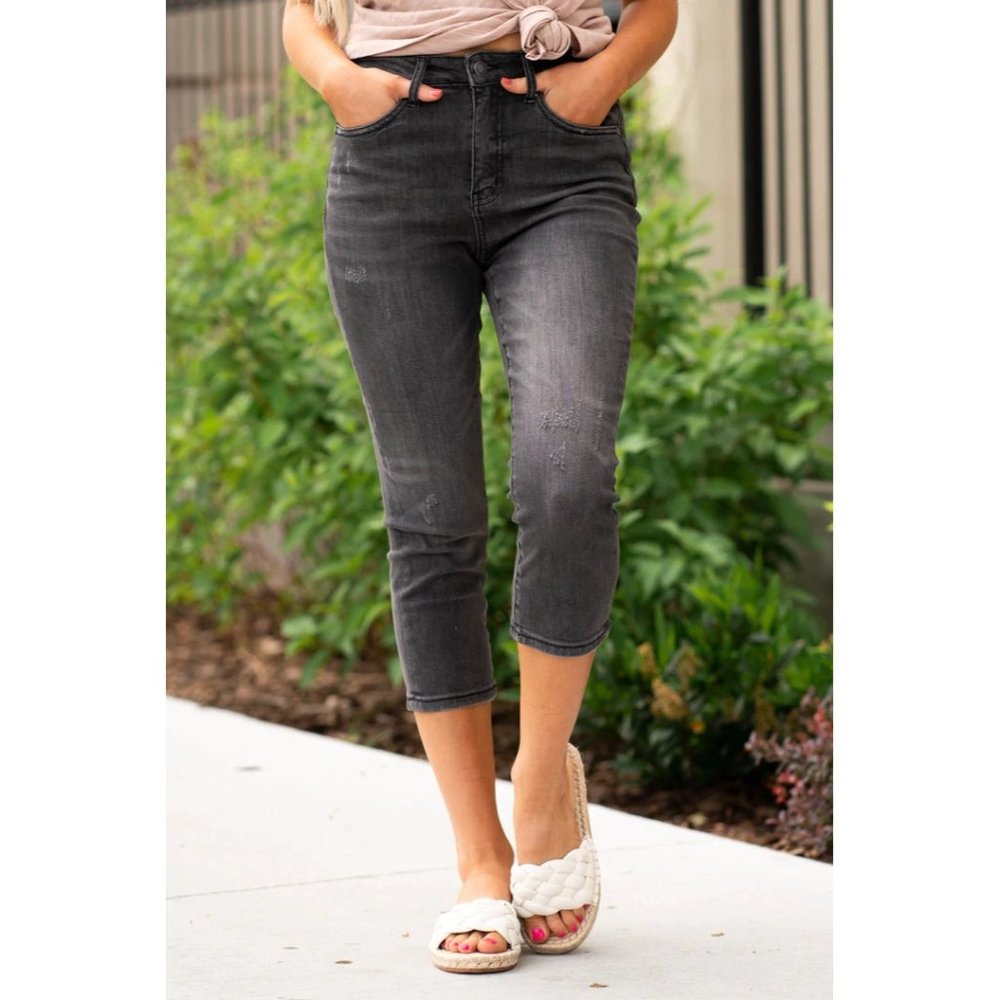 Judy Blue Skinny  Fit Capri in Grey Wash